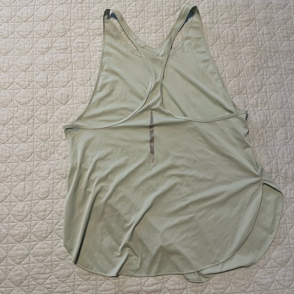 ⚡️Nike DriFit mint green flowy tank. Size large - Picture 6 of 6